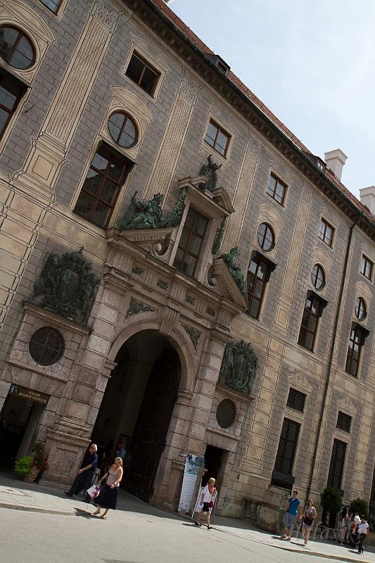 IMG_3329.jpg - Ludwig-Maximilians-Universitat.