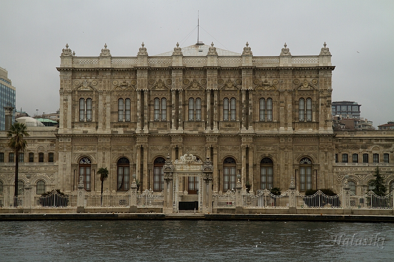 IMG_5554.jpg - Monumentalny gmach Pałacu Dolmabahce.